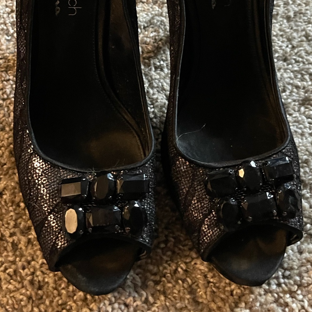 Heels - Picture 2 of 3